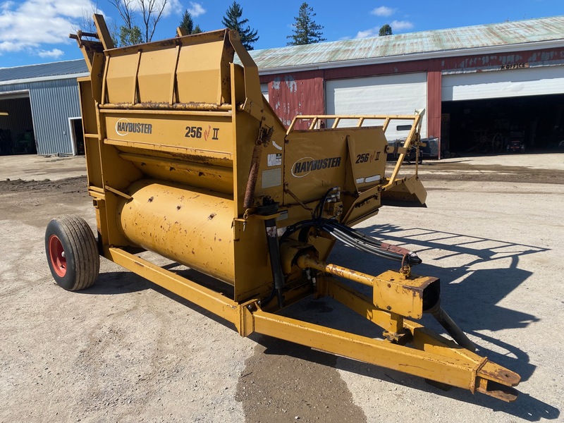 Hay/Forage/Livestock  Haybuster 256 Bale Chopper Photo